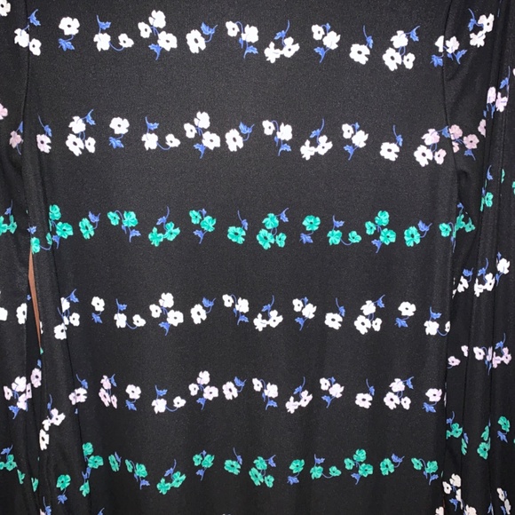 Ann Taylor poly and spandex elastic Ed cuff blouse. Worn once. - Picture 5 of 5